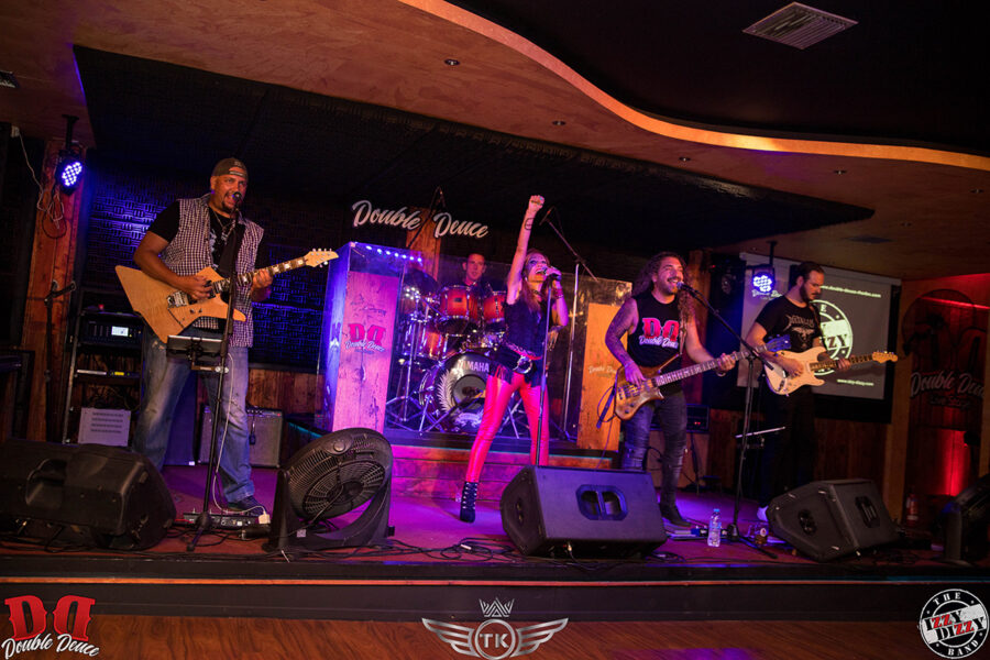 The Izzy Dizzy Band Feat. Tania Kikidi • Double Deuce Live Stage